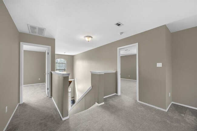 Building Photo - 8404 Tyhurst Dr
