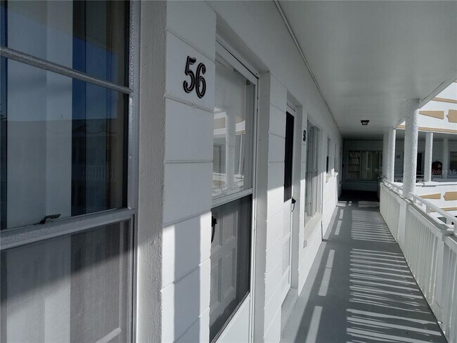 Building Photo - 2428 Columbia Dr