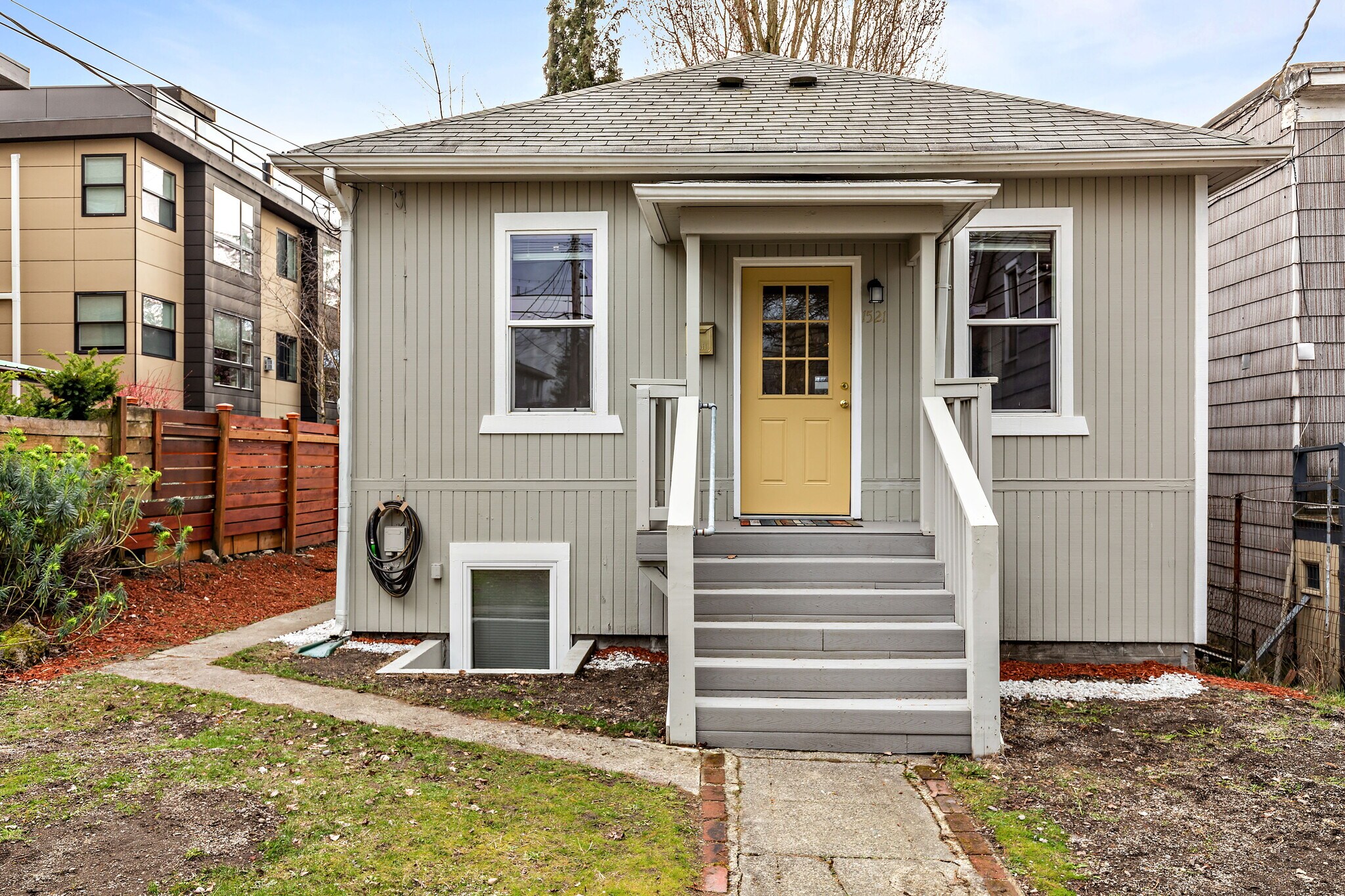 Building Photo - 1521 E Spruce St