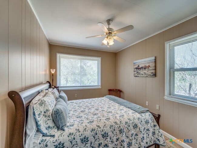 Building Photo - 1660 McIver