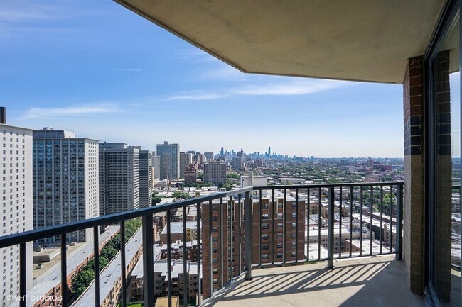 Building Photo - 3660 N Lake Shore Dr