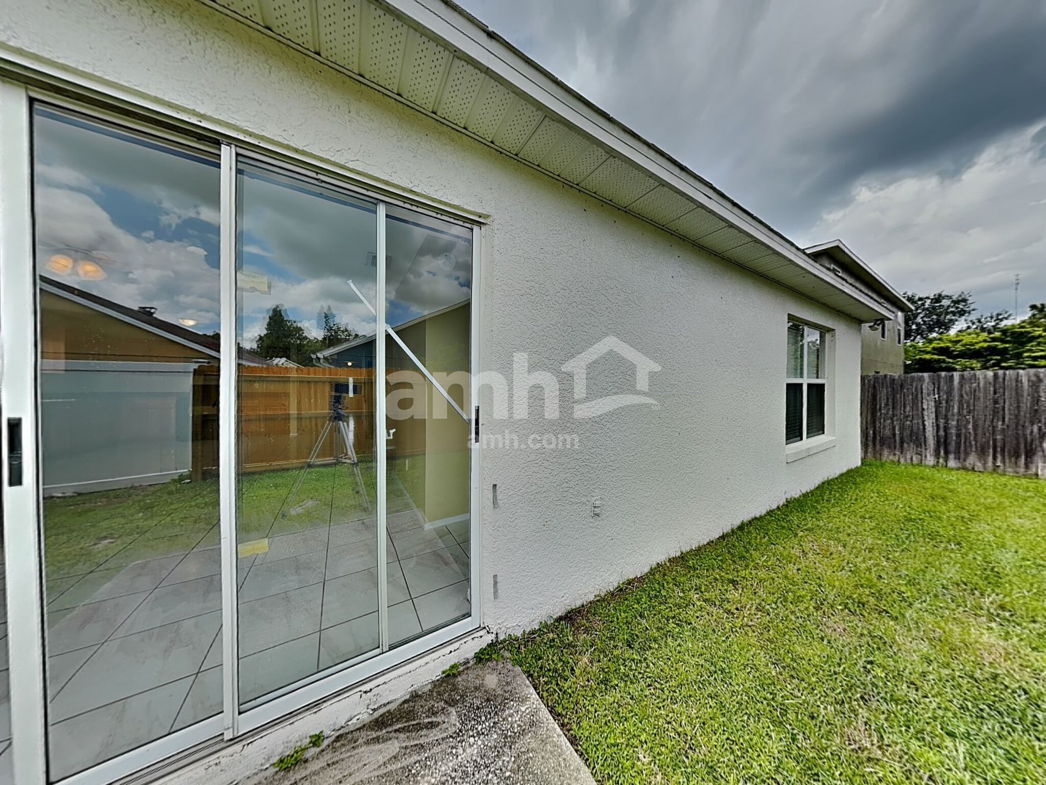 Building Photo - 3025 Holland Dr