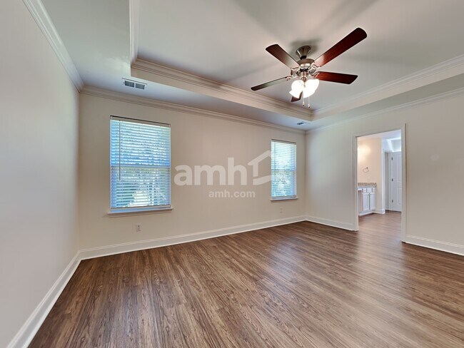 Building Photo - 984 Theodore Rd