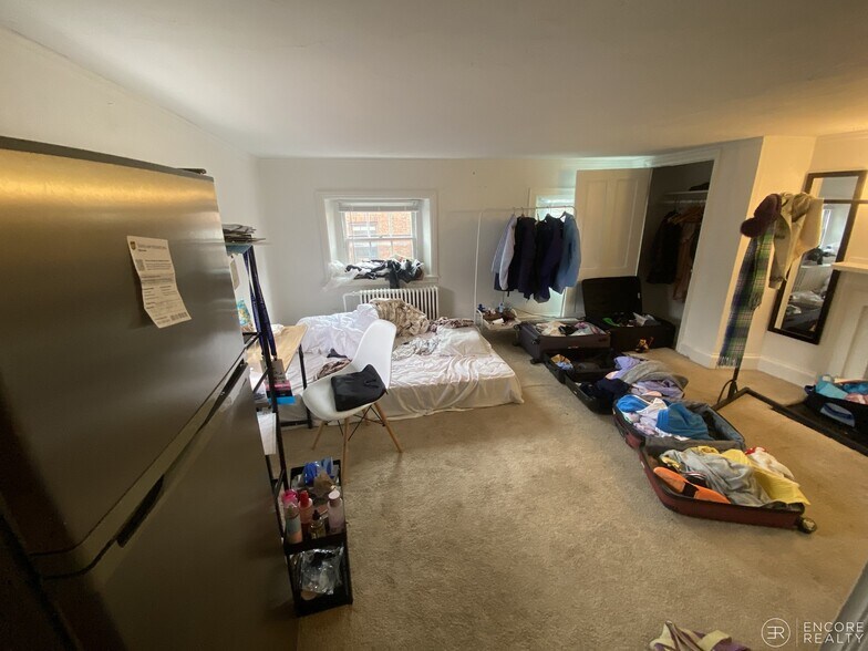 Building Photo - 58 Anderson St