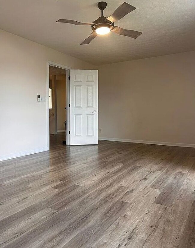 Building Photo - 3/4 Bedroom House - Harrison Schools