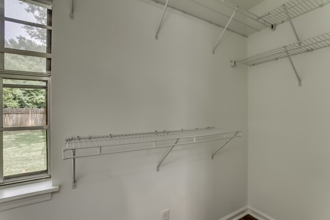 Building Photo - 1511 5th Ave