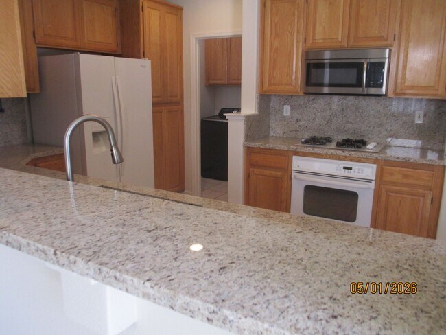 Building Photo - Beautiful Roseville home near Galleria