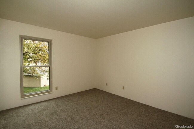 Building Photo - 3 bed 2 bath Condo in Centennial!