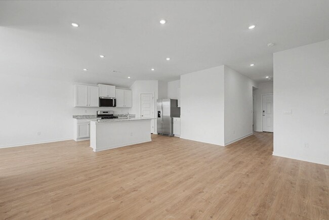 Building Photo - Brand new home waiting for you!