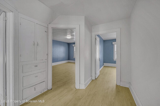 Building Photo - 53 Sobieski St