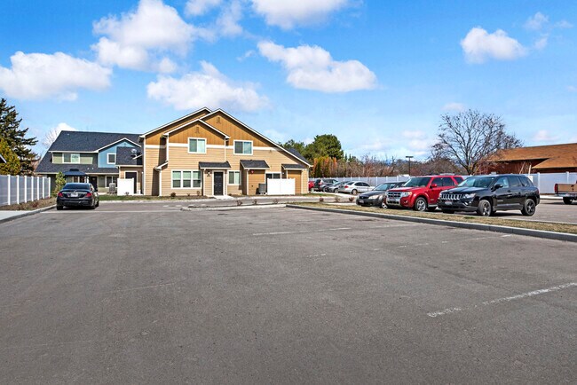 Building Photo - 7746 Emerald St