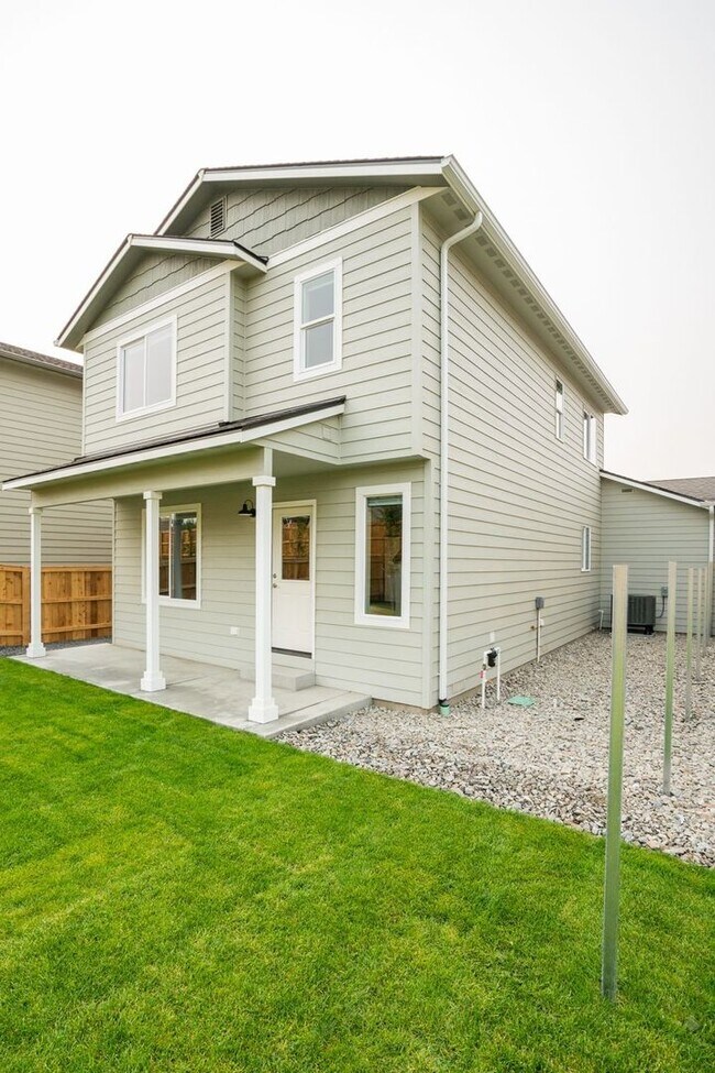 Building Photo - Fantastic 3-Bed, 2.5 Bath with 2-car garage!