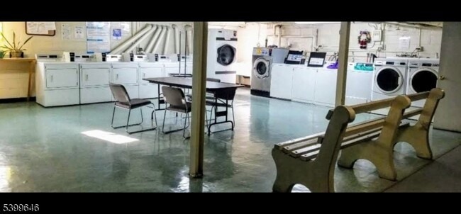 Building Photo - 218 Prospect Ave