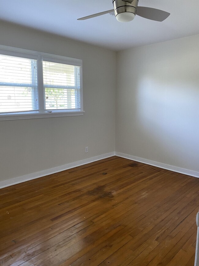 Building Photo - 5101 Lawson Ave