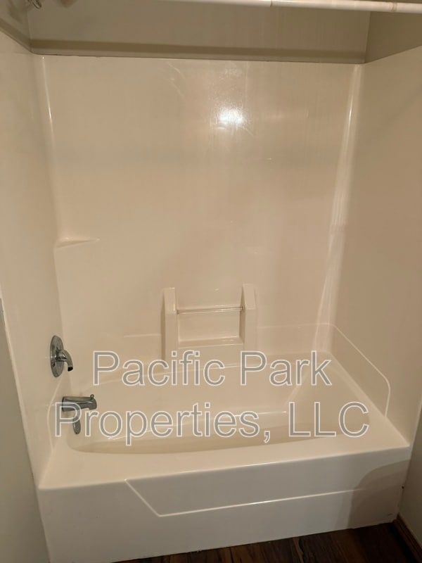 Building Photo - 1010 W 30th St