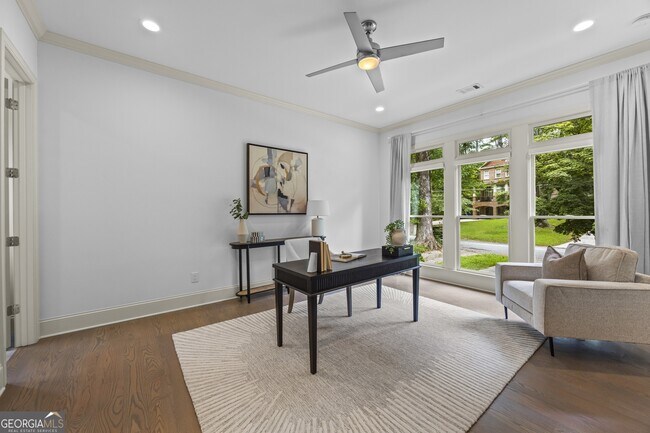 Building Photo - 1742 Helen Dr NE