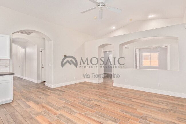 Building Photo - 3381 E Flamingo Ct