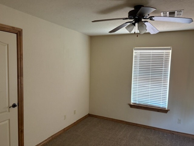 Building Photo - 11152 Thompson Ln