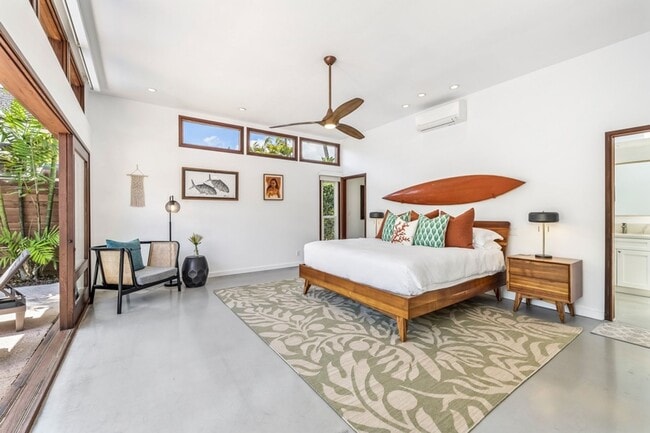 Building Photo - Elegant Home w/ Private Beach Access, Pool...