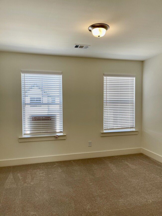 Building Photo - 175 N Auburn Landing Pl