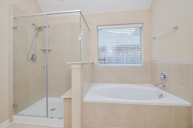 Building Photo - 17902 Logans Pine Dr