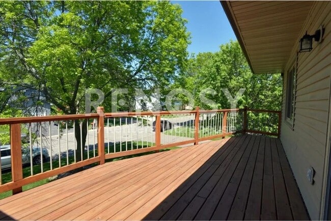 Building Photo - Available July 6th 2 Bedroom 2 Bath Townhome in Woodbury