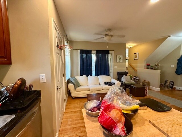 Building Photo - 16 Lawn St