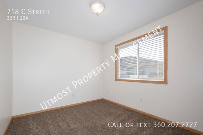 Building Photo - 718 C St