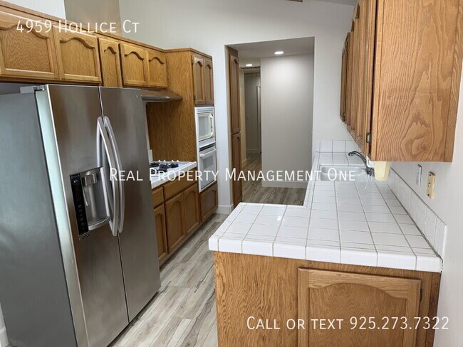 Building Photo - 4959 Hollice Ct