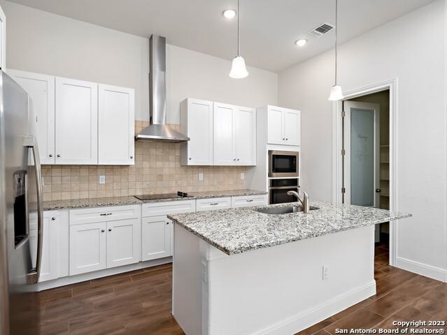 Building Photo - 530 Carriage House