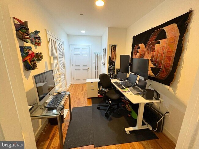 Building Photo - 2125 S St NW