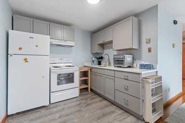 Building Photo - 880 Broadway