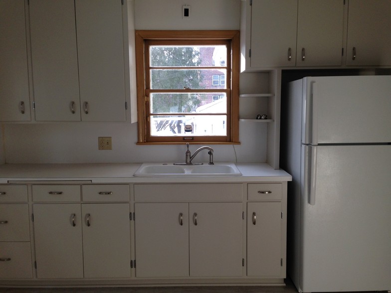 kitchen - 3528 Blaisdell Ave