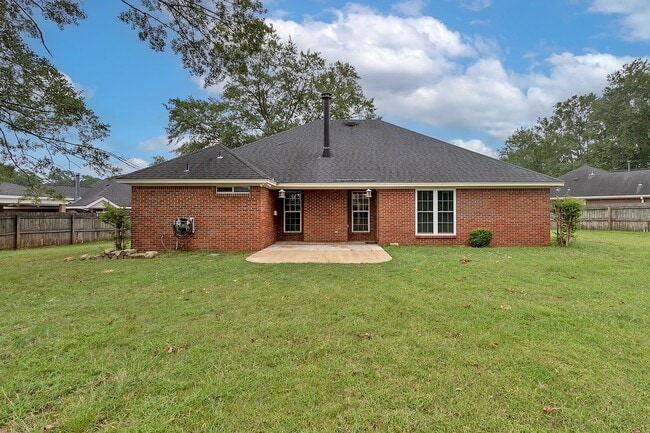 Building Photo - Prattville Rental available now!