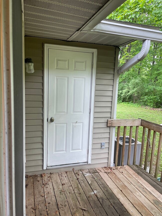 Building Photo - 1337 S Hickory Grove Ln