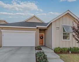 Building Photo - 2755 N Vahe Ave