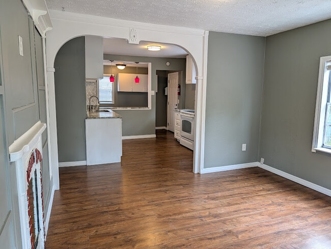 Building Photo - 1909 E 99th Ave