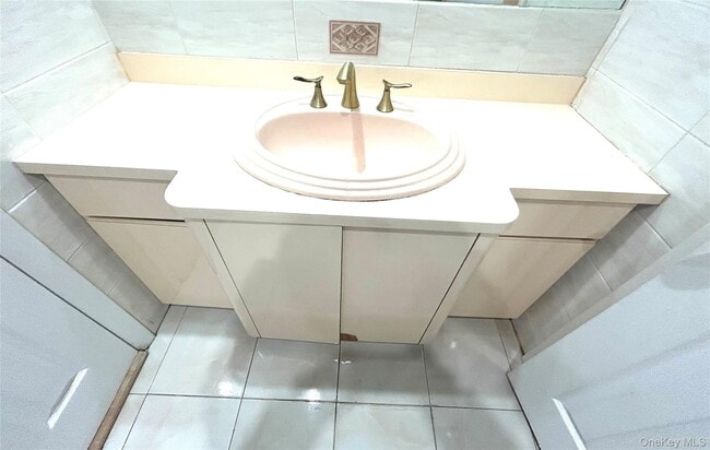 Building Photo - 76-36 265th St