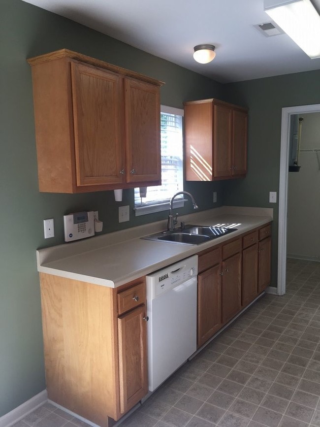 Building Photo - LENA SPRINGS ESTATES