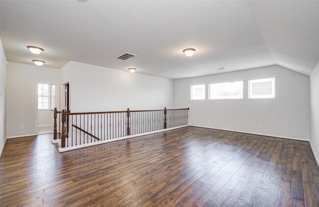Building Photo - 28666 Pleasant Forest Dr