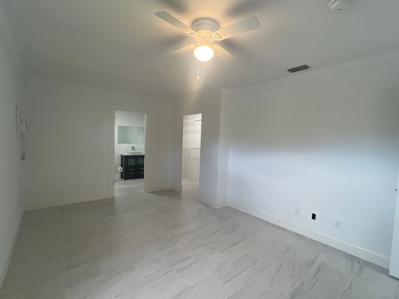 Building Photo - 12113 Fuller Ln