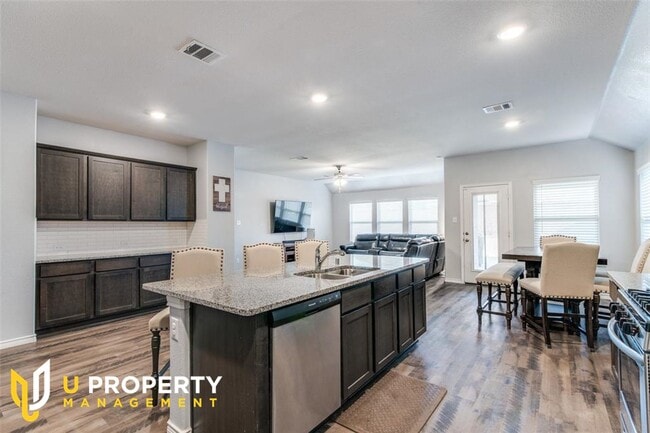 Building Photo - Exceptional 1-Story Home in a Peaceful Com...