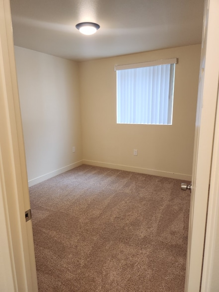 Building Photo - 4828 McKinley Ave