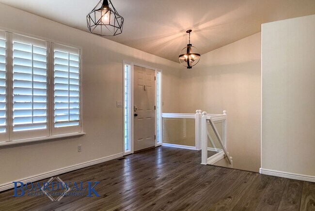 Building Photo - Modern Living Meets Mountain Lifestyle in Sandy