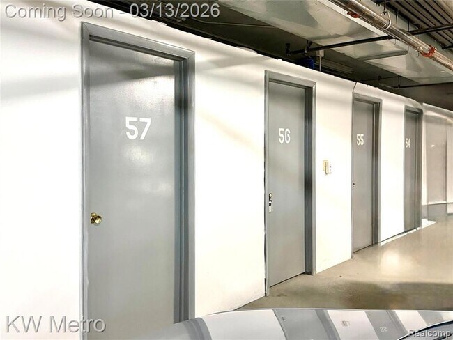 Building Photo - 875 GreenView Ct