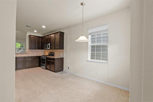 Building Photo - 6439 Wilshire Ridge