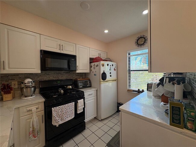 Building Photo - 1606 Flint Dr W