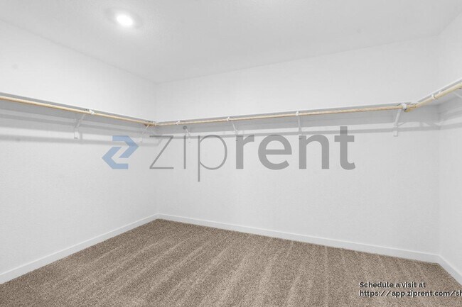 Building Photo - 10365 Bayson Wy