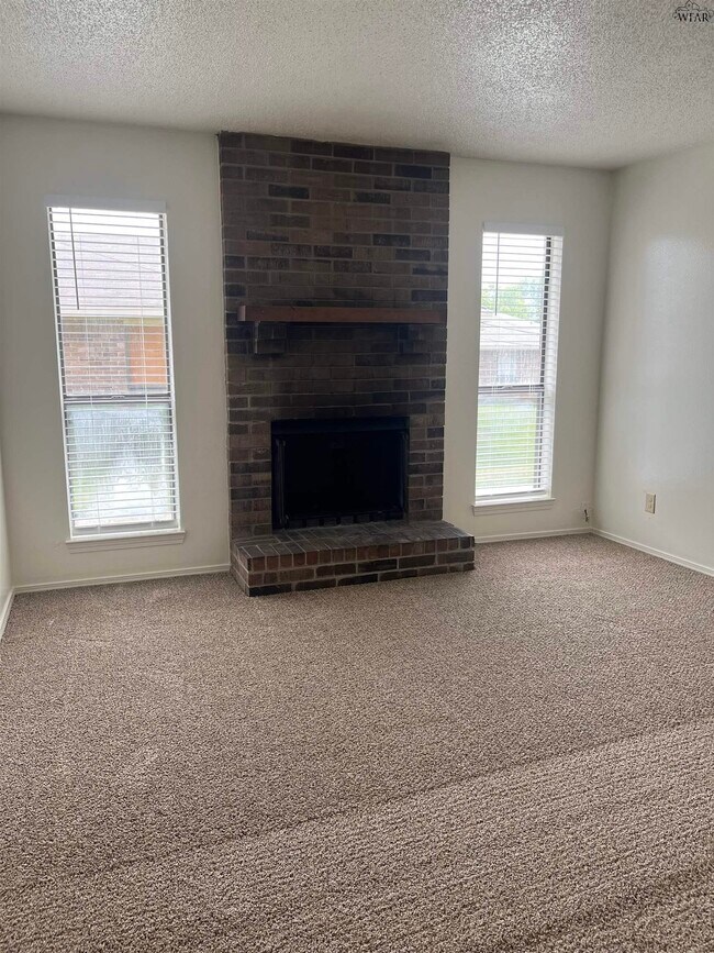 Building Photo - 4718 Brookdale Dr