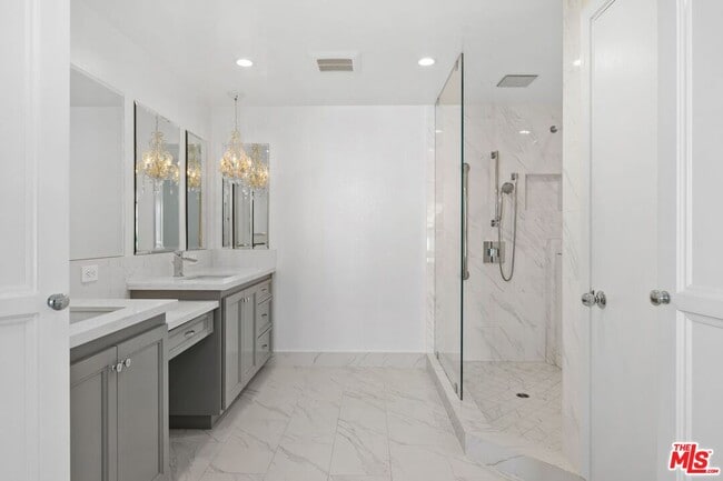 Building Photo - 1347 Avenida de Cortez